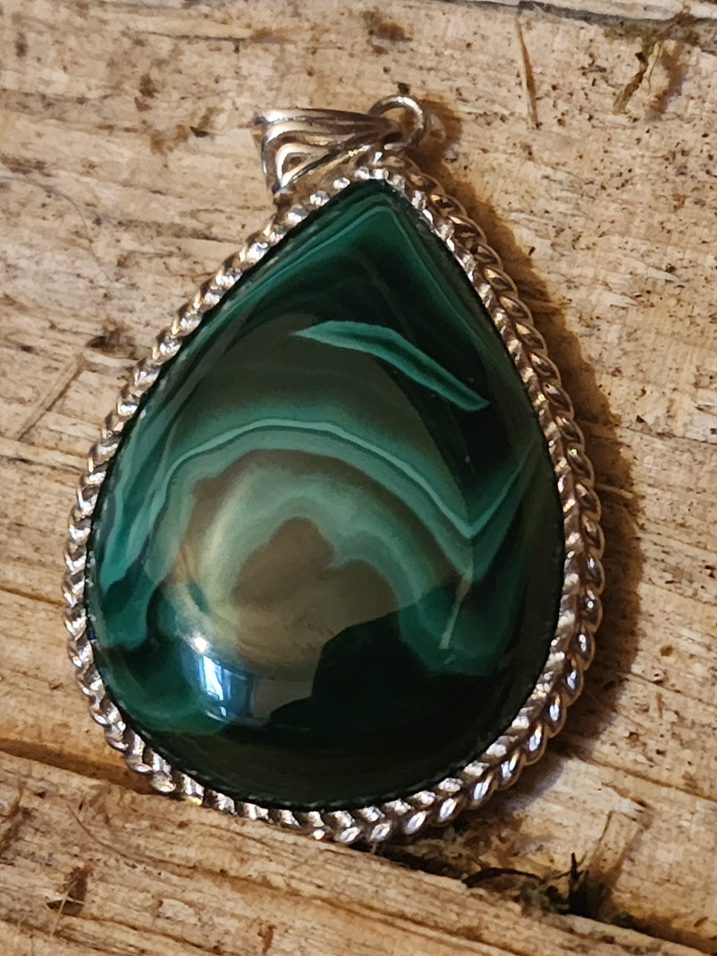 Pendentif en argent massif et malachite