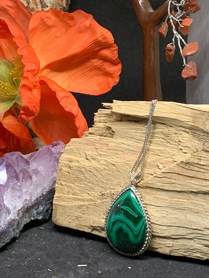 Pendentif en argent massif et malachite